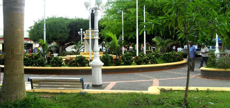 El consistorio se compromete a embellecer la ciudad con plantas y mobiliario urbano